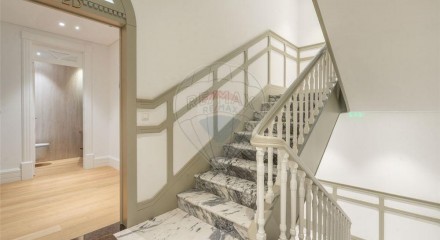 Residential - Condo/Apartment - T2 - Braga (São José de São Lázaro e São João do Souto), Braga - PT