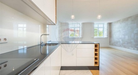 Residential - Condo/Apartment - T2 - Braga (São José de São Lázaro e São João do Souto), Braga - PT