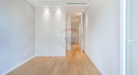Residential - Condo/Apartment - T2 - Braga (São José de São Lázaro e São João do Souto), Braga - PT