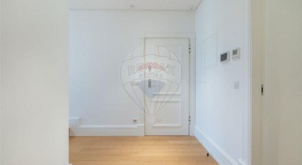Residential - Condo/Apartment - T2 - Braga (São José de São Lázaro e São João do Souto), Braga - PT