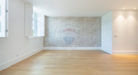 Residential - Condo/Apartment - T2 - Braga (São José de São Lázaro e São João do Souto), Braga - PT