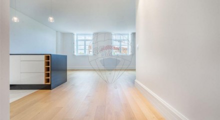 Residential - Condo/Apartment - T2 - Braga (São José de São Lázaro e São João do Souto), Braga - PT