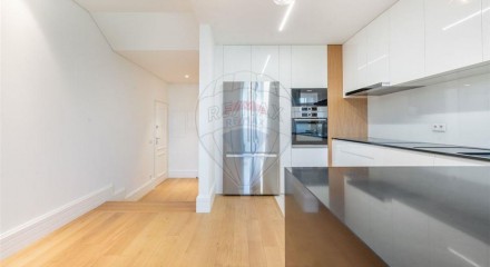 Residential - Condo/Apartment - T2 - Braga (São José de São Lázaro e São João do Souto), Braga - PT