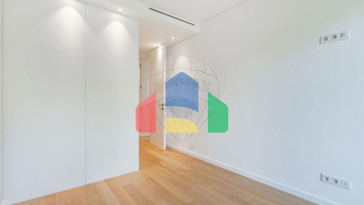 Residential - Condo/Apartment - T2 - Braga (São José de São Lázaro e São João do Souto), Braga - PT