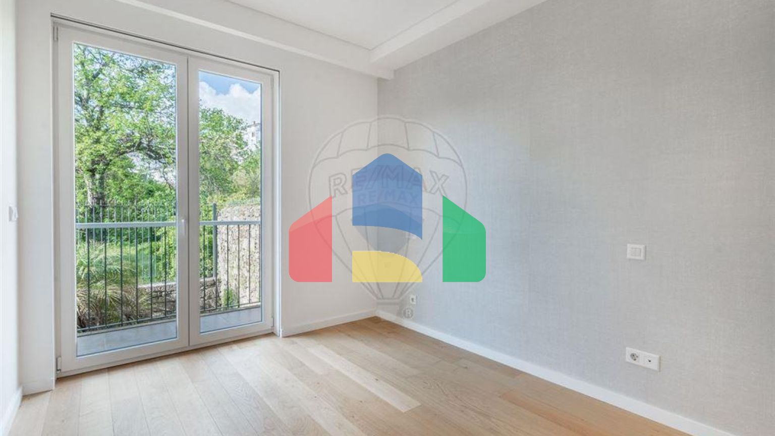 Residential - Condo/Apartment - T2 - Braga (São José de São Lázaro e São João do Souto), Braga - PT