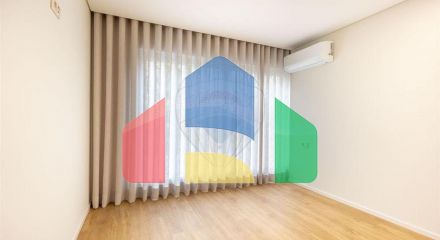 Residential - Condo/Apartment - T1 - Braga (São José de São Lázaro e São João do Souto), Braga - PT