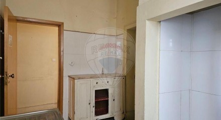 Residential - Condo/Apartment - T2 - Penha de Franca, Lisbon - PT