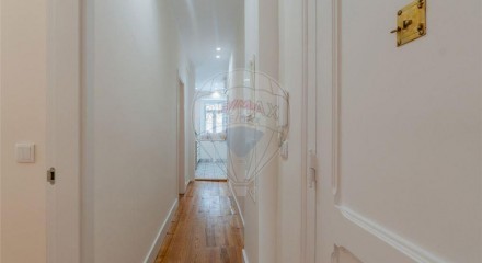 Residential - Condo/Apartment - T2 - Penha de Franca, Lisbon - PT