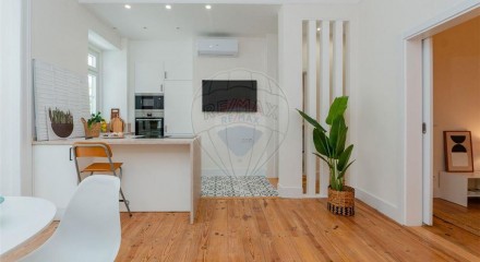 Residential - Condo/Apartment - T2 - Penha de Franca, Lisbon - PT