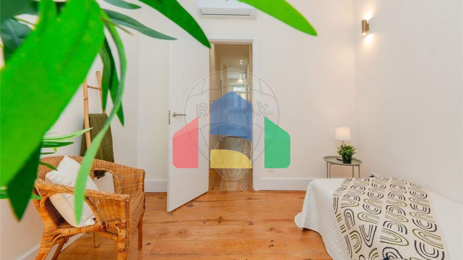 Residential - Condo/Apartment - T2 - Penha de Franca, Lisbon - PT