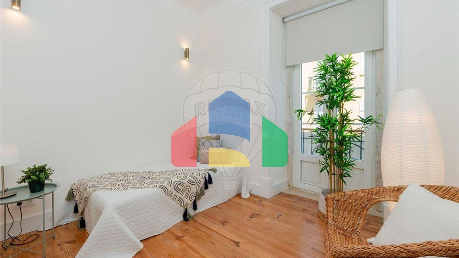 Residential - Condo/Apartment - T2 - Penha de Franca, Lisbon - PT
