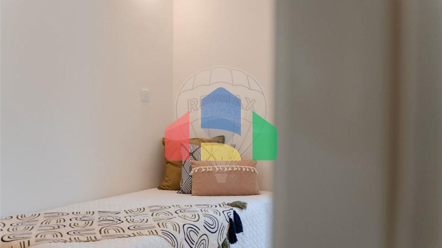 Residential - Condo/Apartment - T2 - Penha de Franca, Lisbon - PT