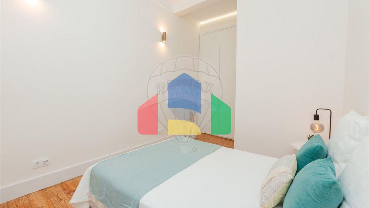 Residential - Condo/Apartment - T2 - Penha de Franca, Lisbon - PT