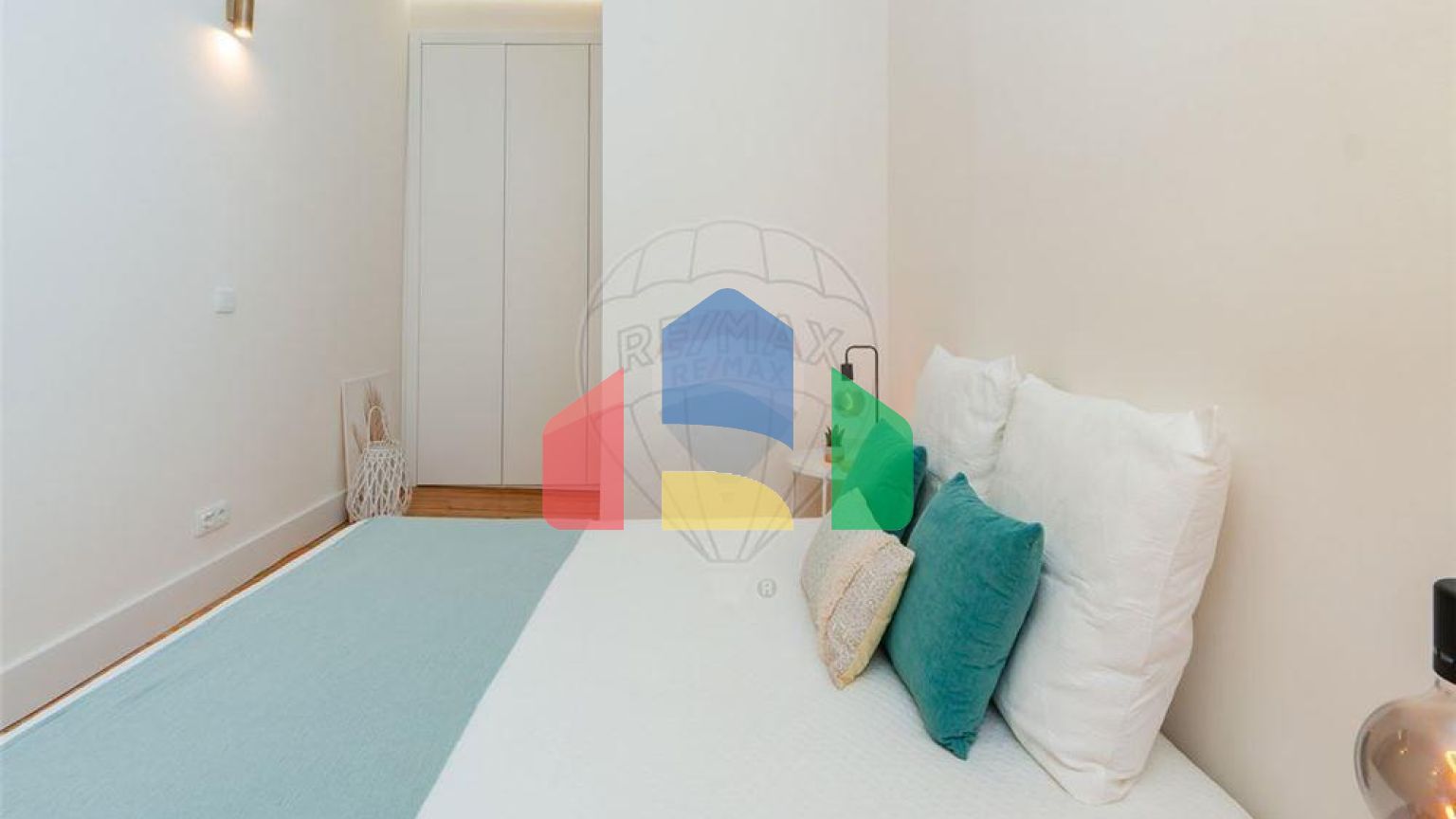 Residential - Condo/Apartment - T2 - Penha de Franca, Lisbon - PT