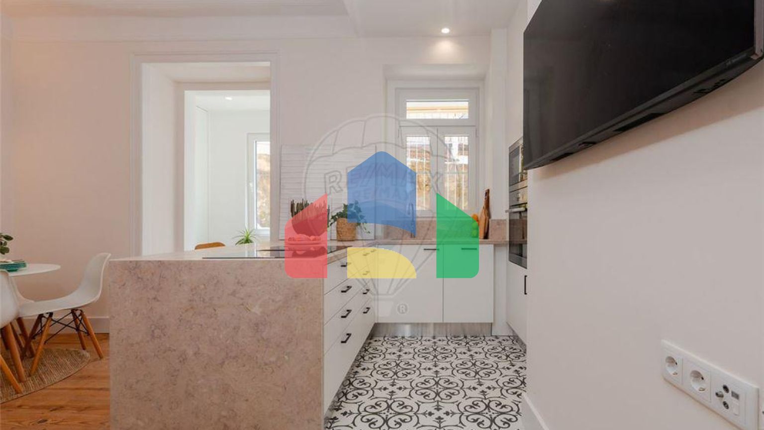 Residential - Condo/Apartment - T2 - Penha de Franca, Lisbon - PT