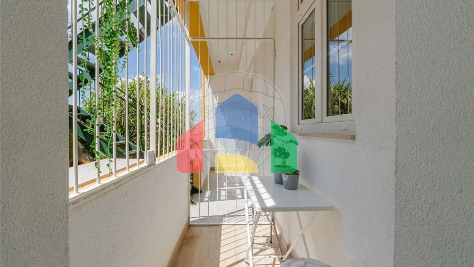 Residential - Condo/Apartment - T2 - Penha de Franca, Lisbon - PT