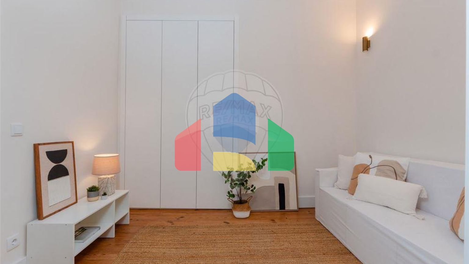 Residential - Condo/Apartment - T2 - Penha de Franca, Lisbon - PT