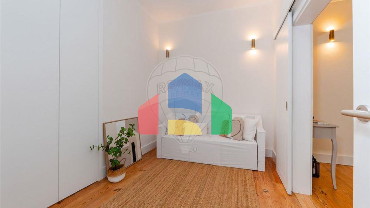 Residential - Condo/Apartment - T2 - Penha de Franca, Lisbon - PT