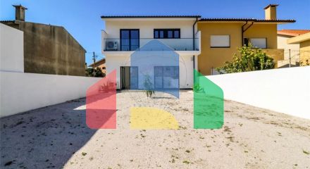 Residential - Single Family Home - T3 - Vila Cha, Vila do Conde - PT