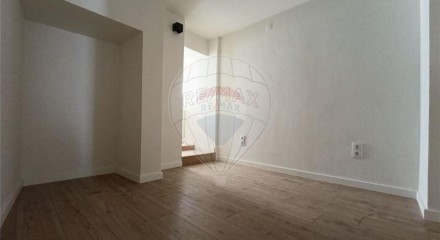 Residential - Condo/Apartment - T1 - Misericórdia, Lisbon - PT