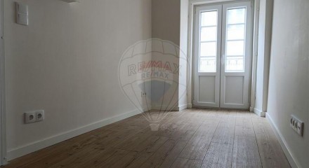 Residential - Condo/Apartment - T1 - Misericórdia, Lisbon - PT