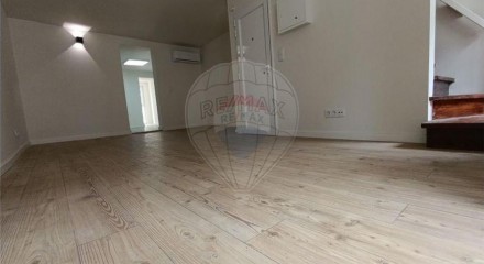 Residential - Condo/Apartment - T2 - Misericórdia, Lisbon - PT