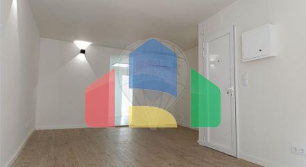 Residential - Condo/Apartment - T2 - Misericórdia, Lisbon - PT