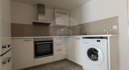 Residential - Condo/Apartment - T2 - Misericórdia, Lisbon - PT