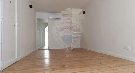 Residential - Condo/Apartment - T2 - Misericórdia, Lisbon - PT