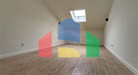 Residential - Condo/Apartment - T2 - Misericórdia, Lisbon - PT