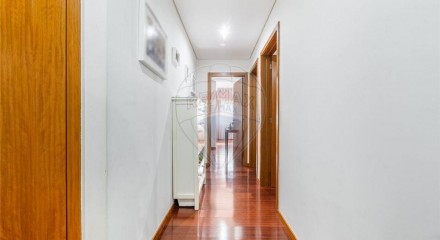 Residential - Condo/Apartment - T4 - Costa, Guimaraes - PT