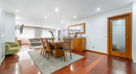 Residential - Condo/Apartment - T4 - Costa, Guimaraes - PT