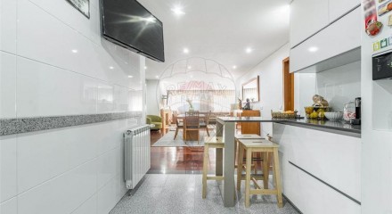 Residential - Condo/Apartment - T4 - Costa, Guimaraes - PT
