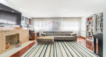 Residential - Condo/Apartment - T4 - Costa, Guimaraes - PT