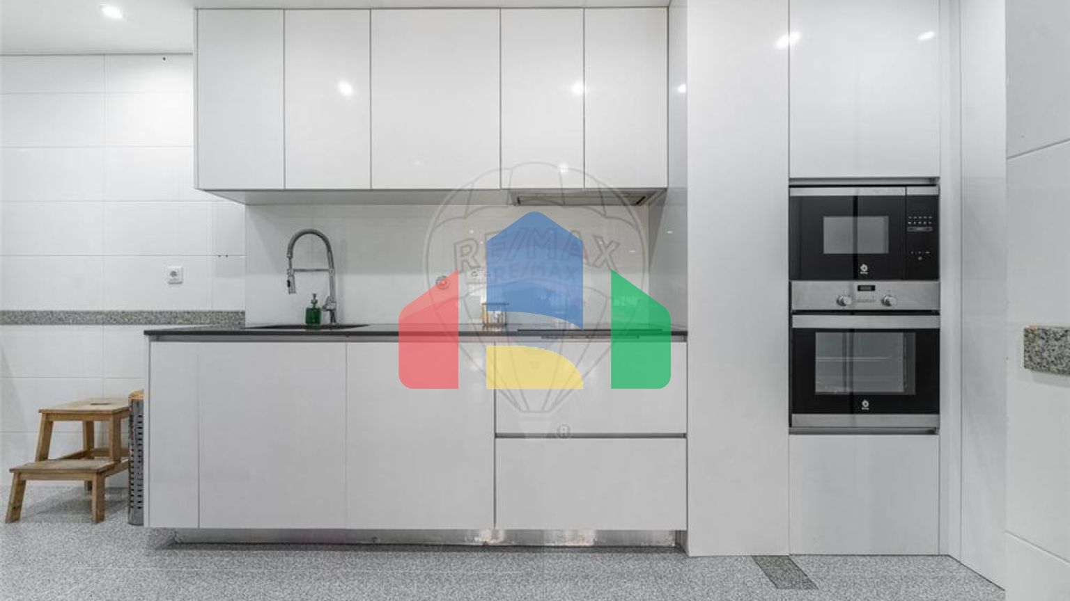 Residential - Condo/Apartment - T4 - Costa, Guimaraes - PT