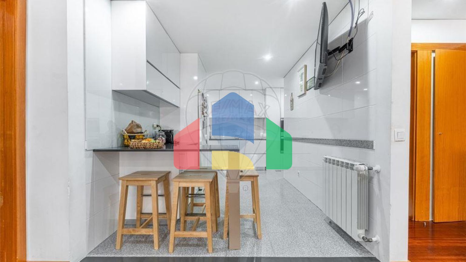 Residential - Condo/Apartment - T4 - Costa, Guimaraes - PT