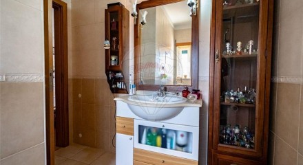 Residential - Single Family Home - T5 - Lousã e Vilarinho, Lousa - PT