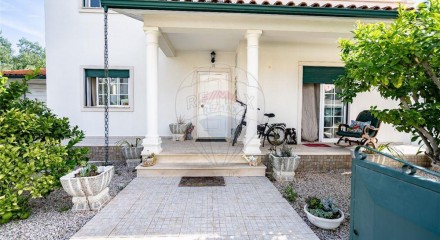 Residential - Single Family Home - T5 - Lousã e Vilarinho, Lousa - PT