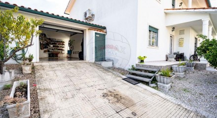 Residential - Single Family Home - T5 - Lousã e Vilarinho, Lousa - PT