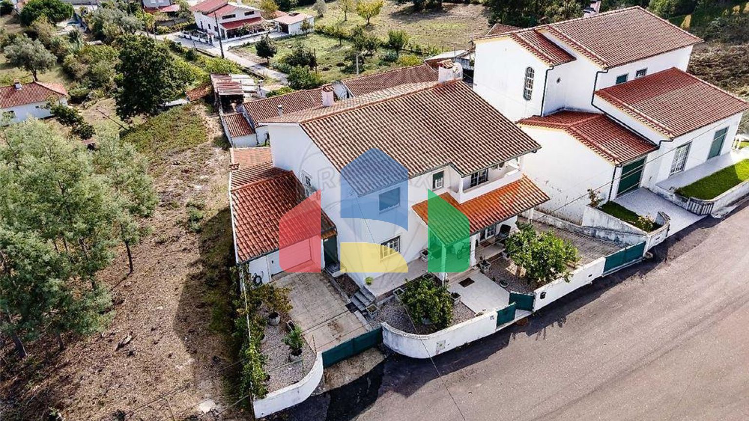 Residential - Single Family Home - T5 - Lousã e Vilarinho, Lousa - PT