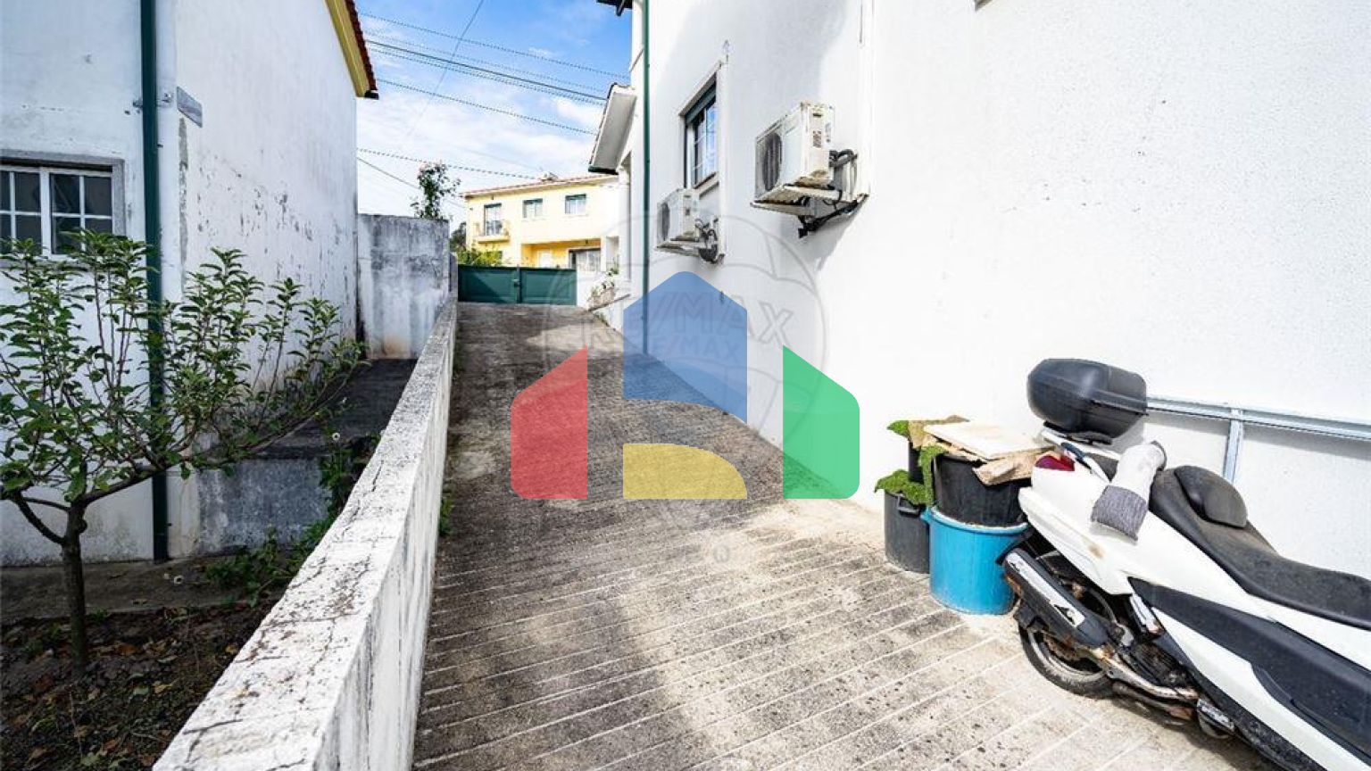 Residential - Single Family Home - T5 - Lousã e Vilarinho, Lousa - PT