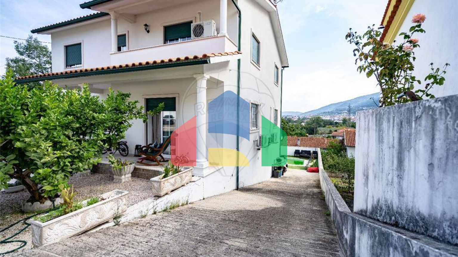 Residential - Single Family Home - T5 - Lousã e Vilarinho, Lousa - PT