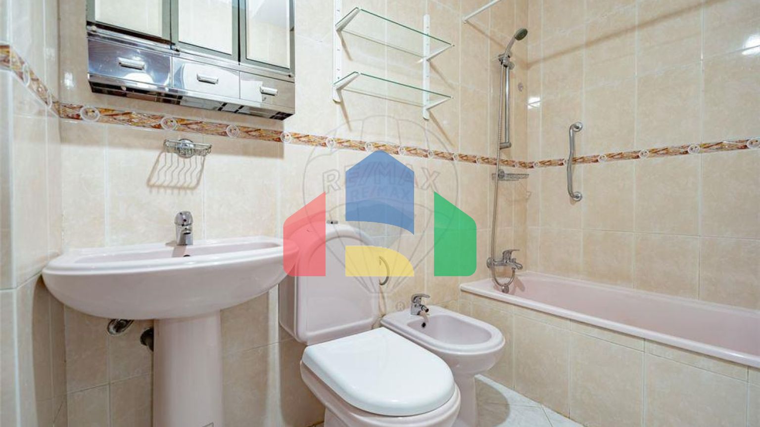 Residential - Condo/Apartment - T1 - Lousã e Vilarinho, Lousa - PT