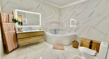 Residential - Condo/Apartment - T3 - Setubal (Sao Sebastiao), Setubal - PT