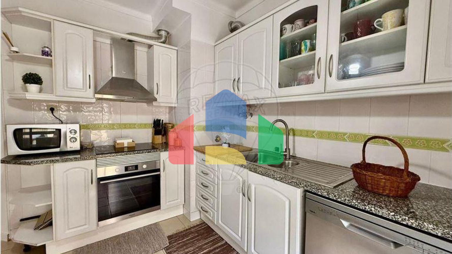 Residential - Condo/Apartment - T3 - Setubal (Sao Sebastiao), Setubal - PT