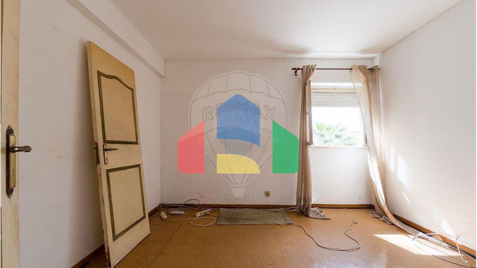 Residential - Condo/Apartment - T2 - Setubal (Sao Sebastiao), Setubal - PT