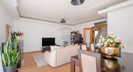 Residential - Condo/Apartment - T3 - Vialonga, Vila Franca de Xira - PT