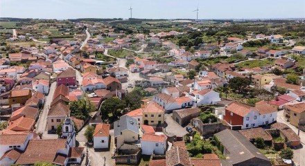 Residential - Single Family Home - T4 - São Bartolomeu dos Galegos e Moledo, Lourinha - PT