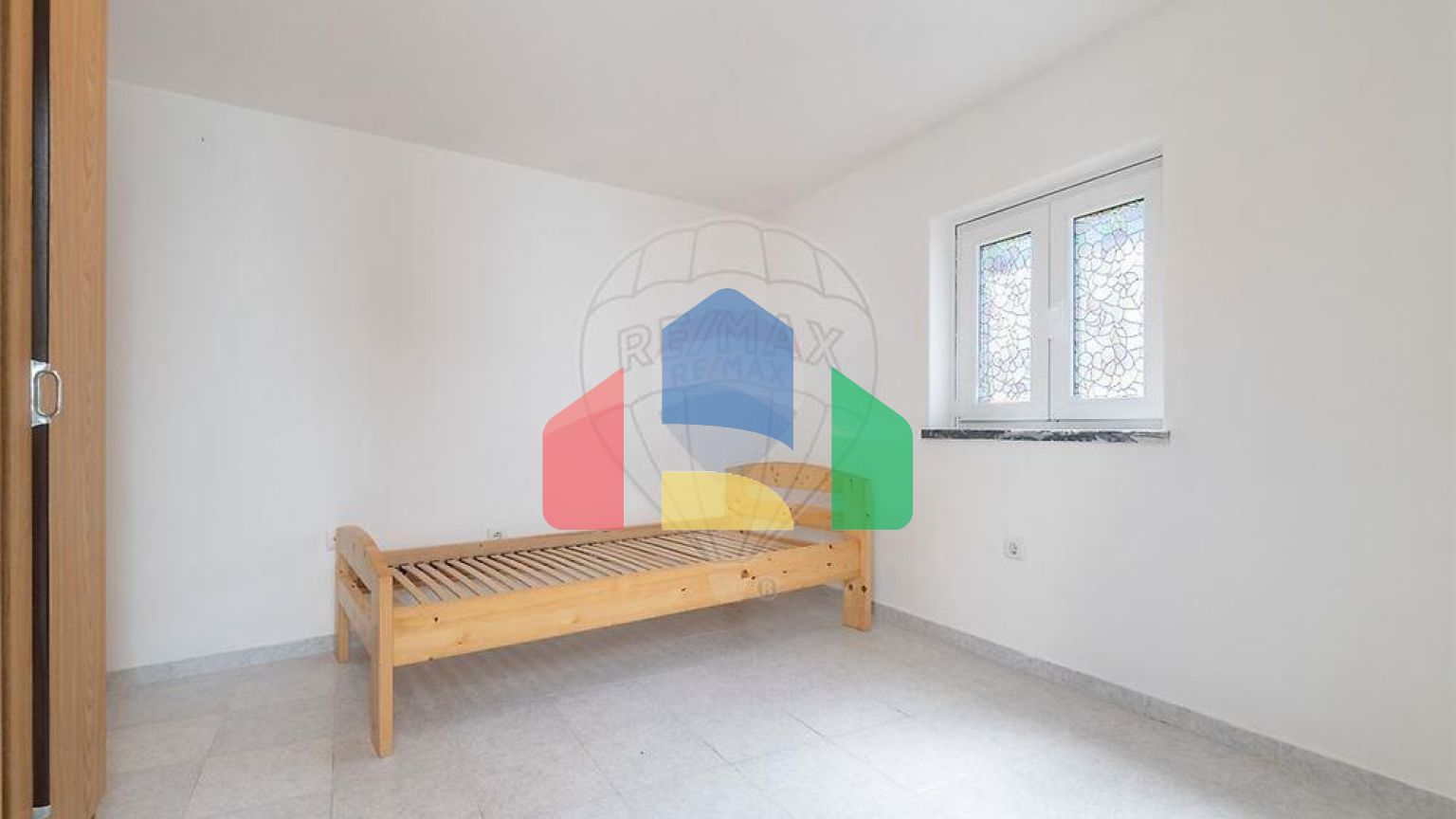 Residential - Single Family Home - T4 - São Bartolomeu dos Galegos e Moledo, Lourinha - PT