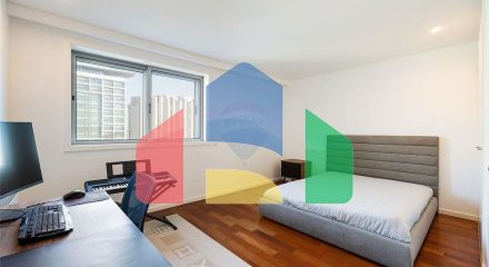 Residential - Condo/Apartment - T3 - Ramalde, Oporto - PT